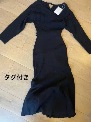 택 포함 새상품 머큐리 듀오 백 오픈 니트 원피스 M 사이즈