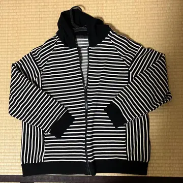 스트라이프 후드 부착 후드티