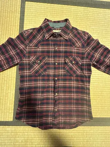 플란넬 셔츠 빨강과 파랑 체크 무늬 긴팔