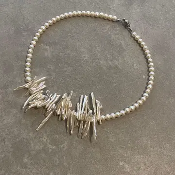 펄 목걸이 착용 및 탈의 간편