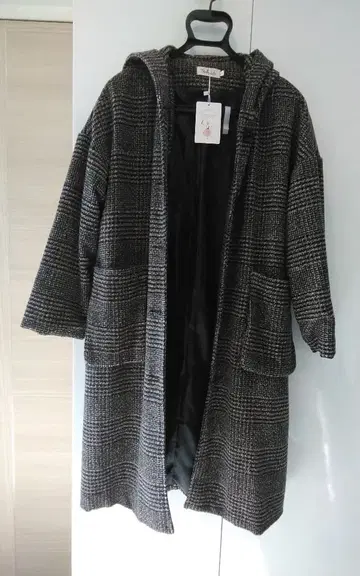 후드 부착 롱 코트