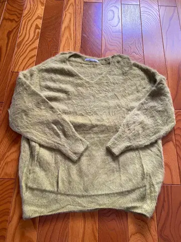 그린 V넥 긴팔 스웨터