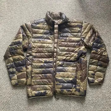 UNIQLO 카모플라쥬 다운 자켓 M 사이즈