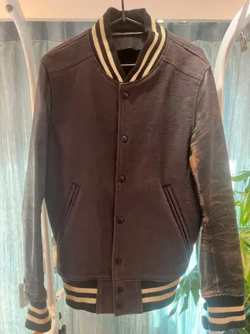 아칸서스 바시티 자켓 블랙 울 x 가죽