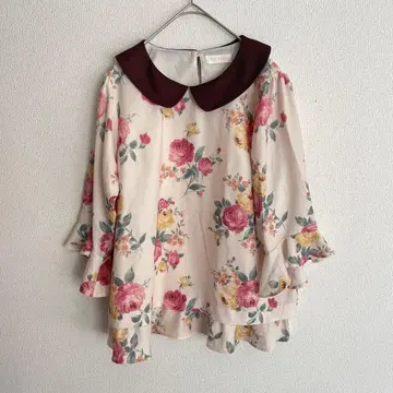 LIZ LISA 플로럴 블라우스 베이지 계열 M 상당