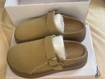 베이지 클로그 샌들 백 스트랩 포함