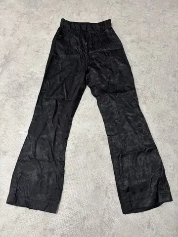 후즈후 갤러리 페이즐리 무늬 새틴 팬츠