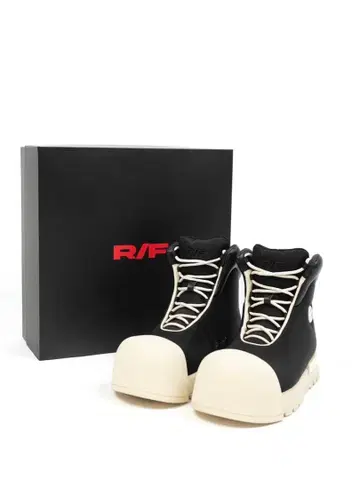 R/F 블랙/화이트 부츠