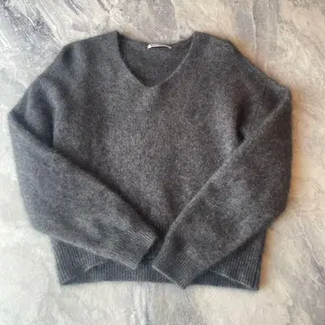 새상품급 뷰티 앤 유스 헤어리 V넥 니트 풀오버 너구리 혼방