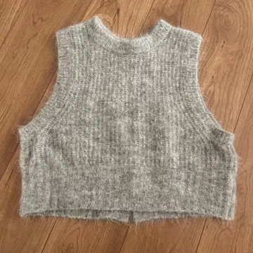 그레이 니트 크롭 슬리브리스 베스트