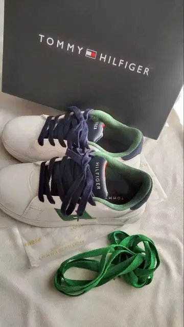 TOMMY HILFIGER 스니커즈 화이트/네이비/그린 토미힐