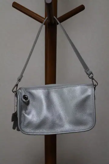 CureBorsa 실버 가죽 핸드백