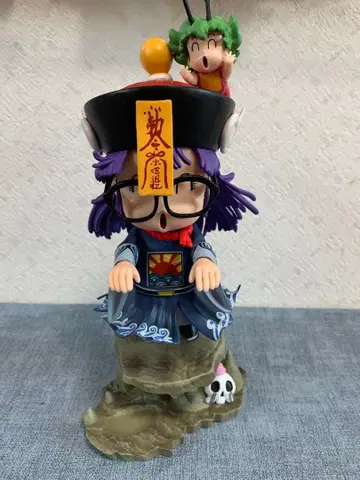 피규어 보라색 머리카락 전통 의상