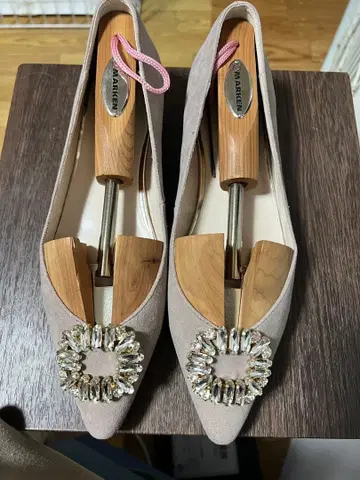 스웨이드 펌프스