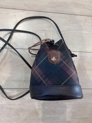 미키의 체크 무늬 숄더백