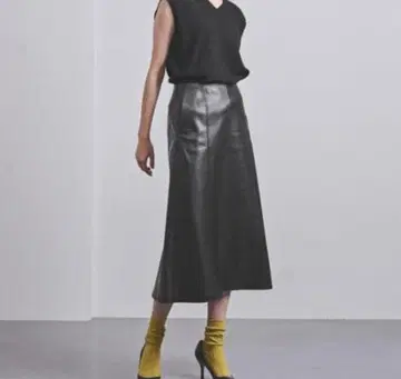 택 포함 새상품 유나이티드 애로우즈 인조 가죽 롱 스커트 38 M