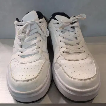 FILA 탈가 클래식 라이트 화이트 네이비 27cm 상자 택 없음