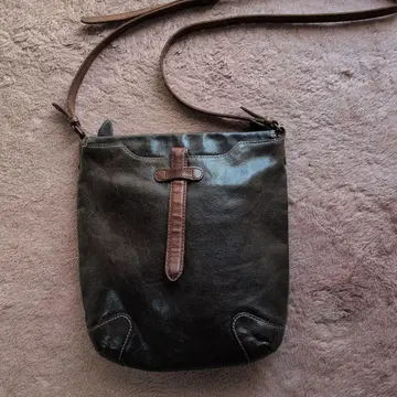 가죽 숄더백