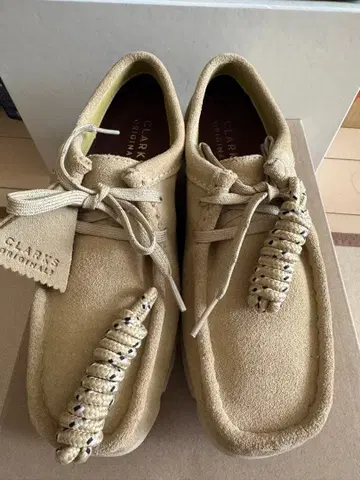 새상품 CLARKS GORE-TEX 베이지 모카신 23.5cm