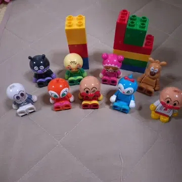 호빵맨 피규어와 블록 세트