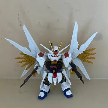 모빌리티 조인트 마이티 스트라이크 프리덤 건담 기본 조립