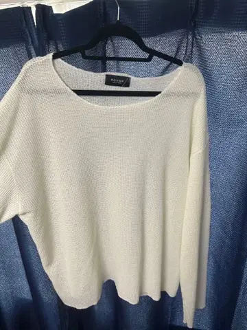 Luvcode 와이드넥 메쉬 니트