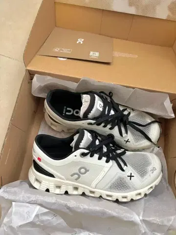 On 러닝화 cloud X3 화이트 27cm