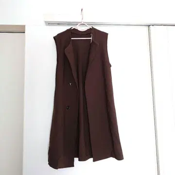 FURRY 브라운 베스트