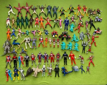 가샤폰, 덤, 미니 소프트 비닐 울트라맨, 가면라이더 등 묶음 판매