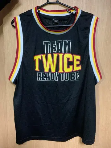 TWICE MOMO 탱크탑