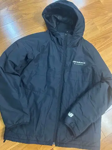 뉴발란스 블랙 자켓 L 사이즈 새상품급