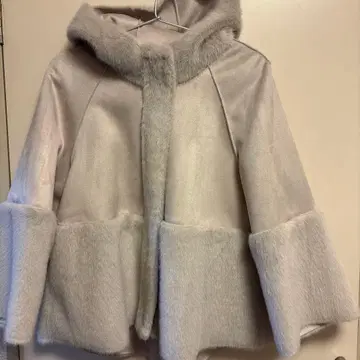 노리즈 미코크리에 페이크 퍼 & 페이크 무스탕 코트