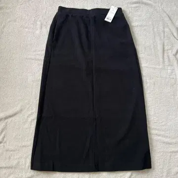 UNFILO 브러쉬드 저지 I 라인 스커트