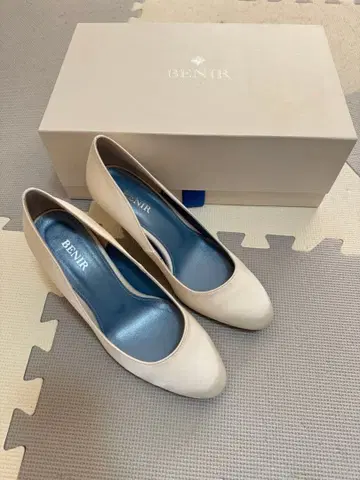 BENIR 화이트 펌프스 7cm 힐