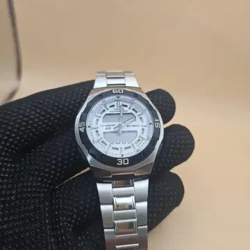 CASIO 자동 와인딩 아날로그 손목시계 화이트