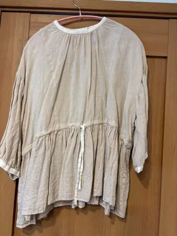 베이지 오부 소매 블라우스 리본 포함