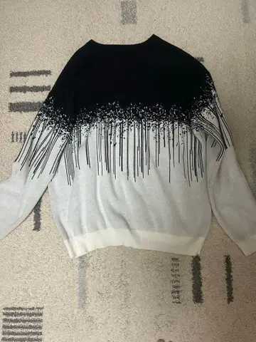 AFF AIVER 그라데이션 니트