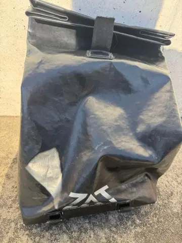 방수 롤탑 백팩 블랙