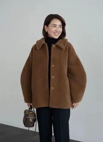 OHGA 무스탕 코트 MOUTON COAT