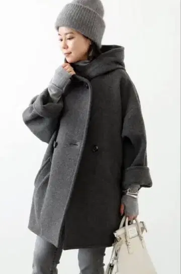 AP Studio 모사 오버 후디 코트