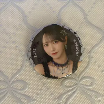 노구치 이오리 블랙 의상 캔뱃지