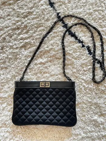 퀼팅 체인 숄더백 유나이티드 애로우즈