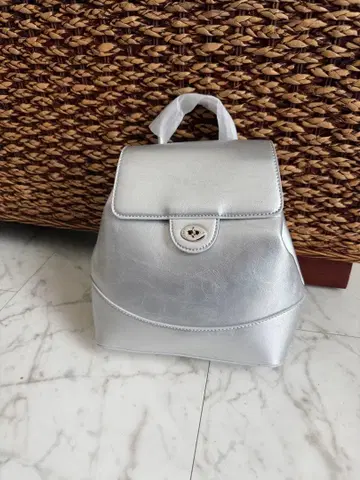 실버 백팩 합성 피혁