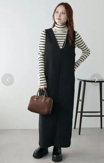 [ Discoat ] 깊은 V 멜빵 원피스 블랙 사이즈 PS