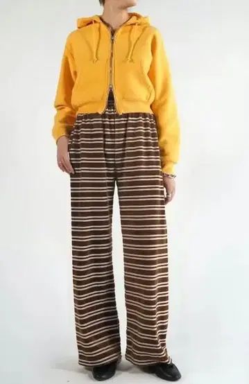 [PHEENY] Velvet border wide pants(BROWN)