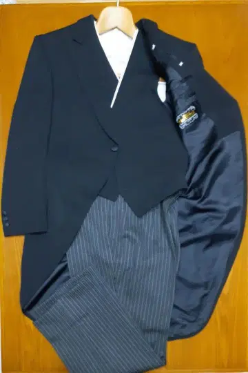 Miyukitex 연미복 블랙 스트라이프 팬츠 포함