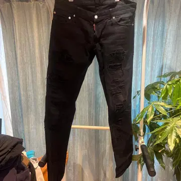 디스퀘어드 크러쉬 블랙 데님 48