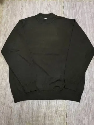 UR TECH 200일 니트 모크넥 니트