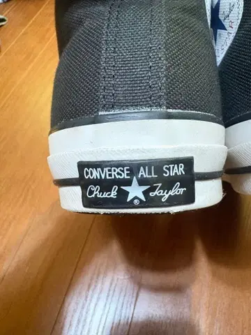 컨버스 블랙 하이컷 스니커즈