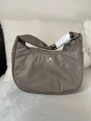 룰루레몬 숄더백 그레이